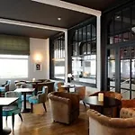 Marnie House Hotell 3*