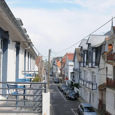 Hotell Marnie House 3*