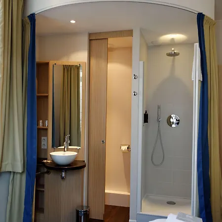 Hotell Marnie House 3*