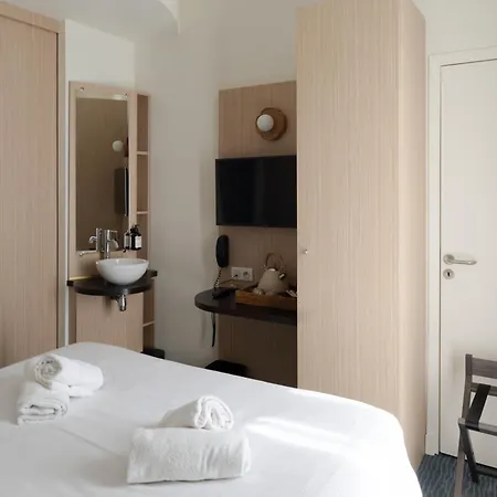 Marnie House Hotel