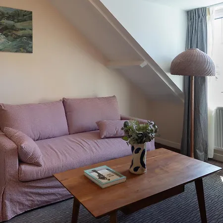Marnie House Hotel 3*
